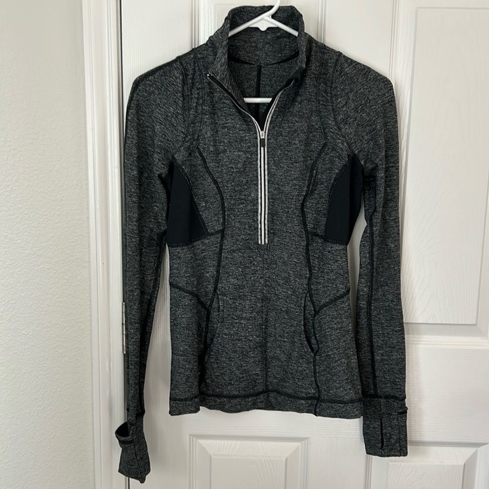 Lululemon run inspire 1/2 zip pullover size 6